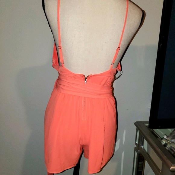 Backless romper - Picture 2 of 4